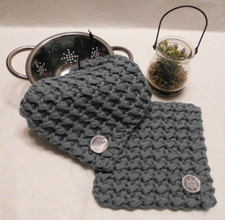 Topflappen,dick, gehäkelt, 2tlg. Set, Bändchengarn Farbe Lake Green Geschenkidee