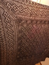 NEU. Orenburger. Schultertuch. Handgestrickt. Aus Ziegenflaum. 