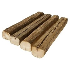 Handgehackte Altholzbalken -