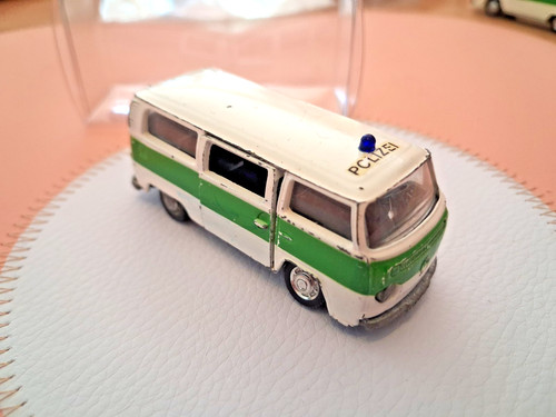 Schuco 305889 vw bus - 1:66,,