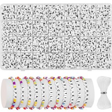 Buchstabenperlen Armband