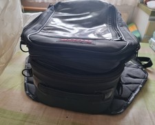 Tankrucksack, mit seitlichen Magnet-Flügeln