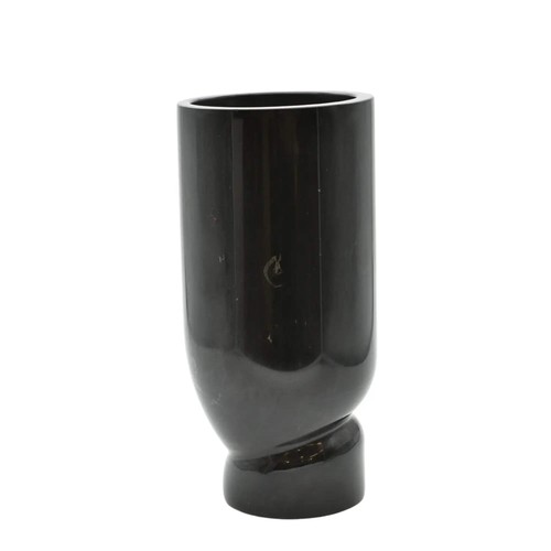 Marmorvase mit verdrehtem - -,