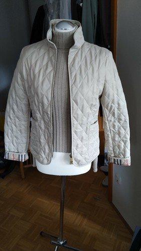 Sandfarbene steppjacke von - steppjacke,