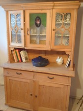 Alter massiver Bauernschrank