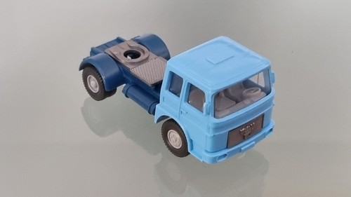 Lot 1033 eine man - lot,