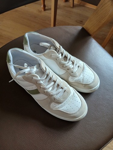 Sneaker/Sportschuhe
