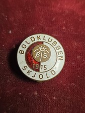 Alte Knopflochbrosche