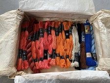 Seideknäul Stickerei Garn Kiste voll über 40 Stück