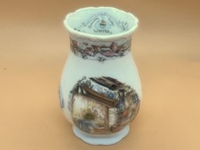 Royal Doulton China Brambly Hedge kleine Gainsborough Jahreszeiten Winter Vase. um 1991.