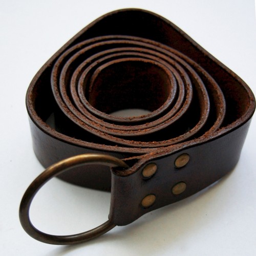 Ringgürtel aus robustem - , leder