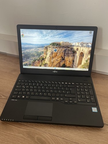 Fujitsu lifebook a557 core - lifebook,