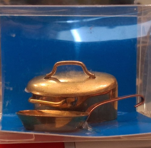 Dora kuhn miniatur - dora,