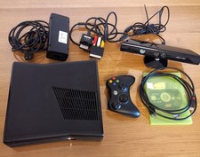 Xbox 360S Konsole mit Kinect und  1 Controller. Model 1439