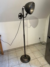 Design Stehlampe im Industrie