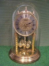 Drehpendeluhr Jahresuhr Fa .Hermle Quarzwerk  Echtglasdom