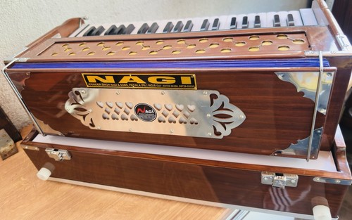 Indisches harmonium warmer - indisches, harmonium,