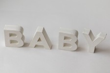 Süße Buchstaben "BABY" aus Pappe - perfekt zum Bemalen und Bekleben