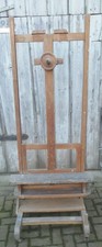 Alte stabile Künstlerstaffelei,  Holz, groß, auf Raeder NUR ABHOLUNG