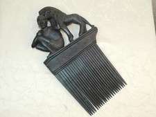 Holzkamm Haarkamm Afrika Skulptur " Person mit Löwe"  !