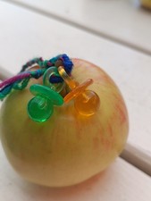 2 Schnuller Nuckel Plastik 90 Jahre