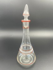 Alte Glaskaraffe mit  Stopßel