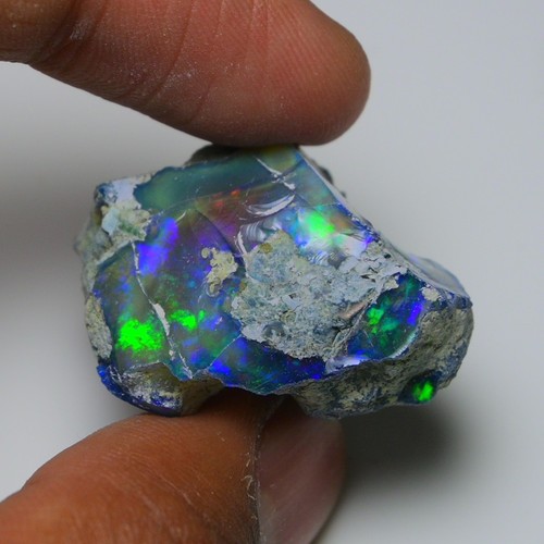 Riesiger schwarzer opal - 56,