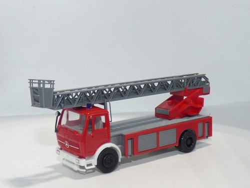 Herpa mercedes feuerwehr - herpa, 1:87