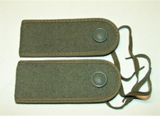NVA Paar original Schulterklappen Soldat Felddienst mit Knöpfen + Bändern