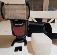 Neewer NW880s Blitz für Sony