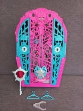 Monster High Skulltimate Secrets Hautlywood Mysteries Schrank Spint Box Catty