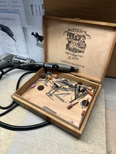 Verkaufe hier ein Dremel und viel Zubehör für Modelbau.