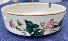 Aschenbecher aus Porzellan