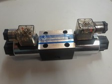 1 Stück  4/3 Wegeventil