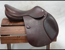 Amerigo Vega Jumping/Close