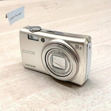 FUJIFILM FinePix F200EXR