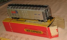 # H0 Trix Express Rivarossi USA Güterwagen "Therm Ice" Boxcar (8)