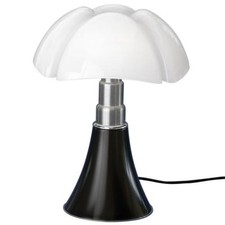 Martinelli Luce, Schwarze