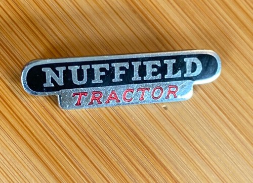 Nuffield tractor brosche - ,