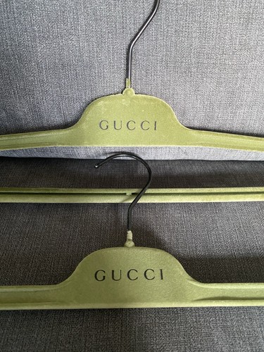 Gucci kleiderbügel grün samt - gucci,