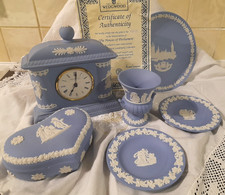 AUSWAHL AN WEDGWOOD BLAU
