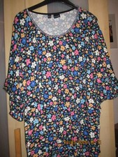 Schwarzes Blumen shirt gr