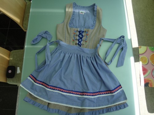 Landhausdirndl aus leinen von - landhausdirndl,,