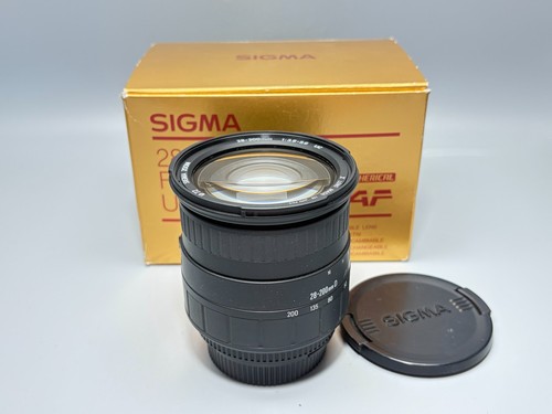 Sigma 200mm 8 - 28-200mm, uc