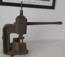 Sprossenstanze bzw. Gehrungsstanze Antiquität 1. Weltkrieg, gusseisern