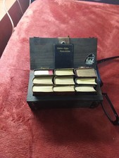 Komplettes Miniatur-Buchset