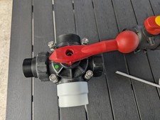 Spritzentechnik,Amazone 1 x 5 Wege Kugelhahn von RAU und 1 x 3 Wegehahn von ARAG