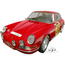 Matrix 1:18 Porsche 911S