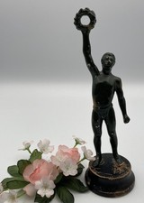 Metall Statue Sieger mit
