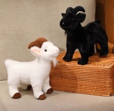 Süße Ziegen Kuscheltiere